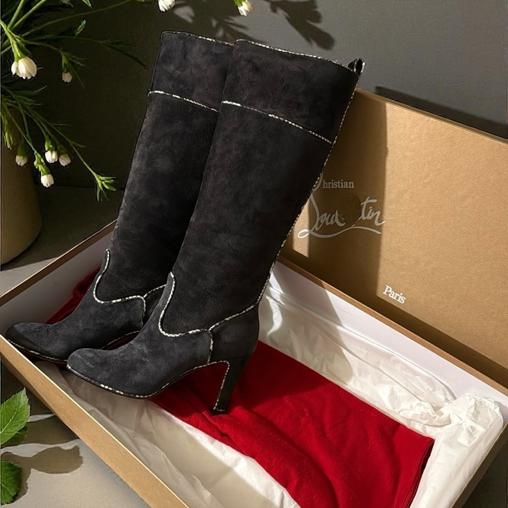 Louboutin- LouLoubotta grey suede boot/white grey snake piping - Knee-High